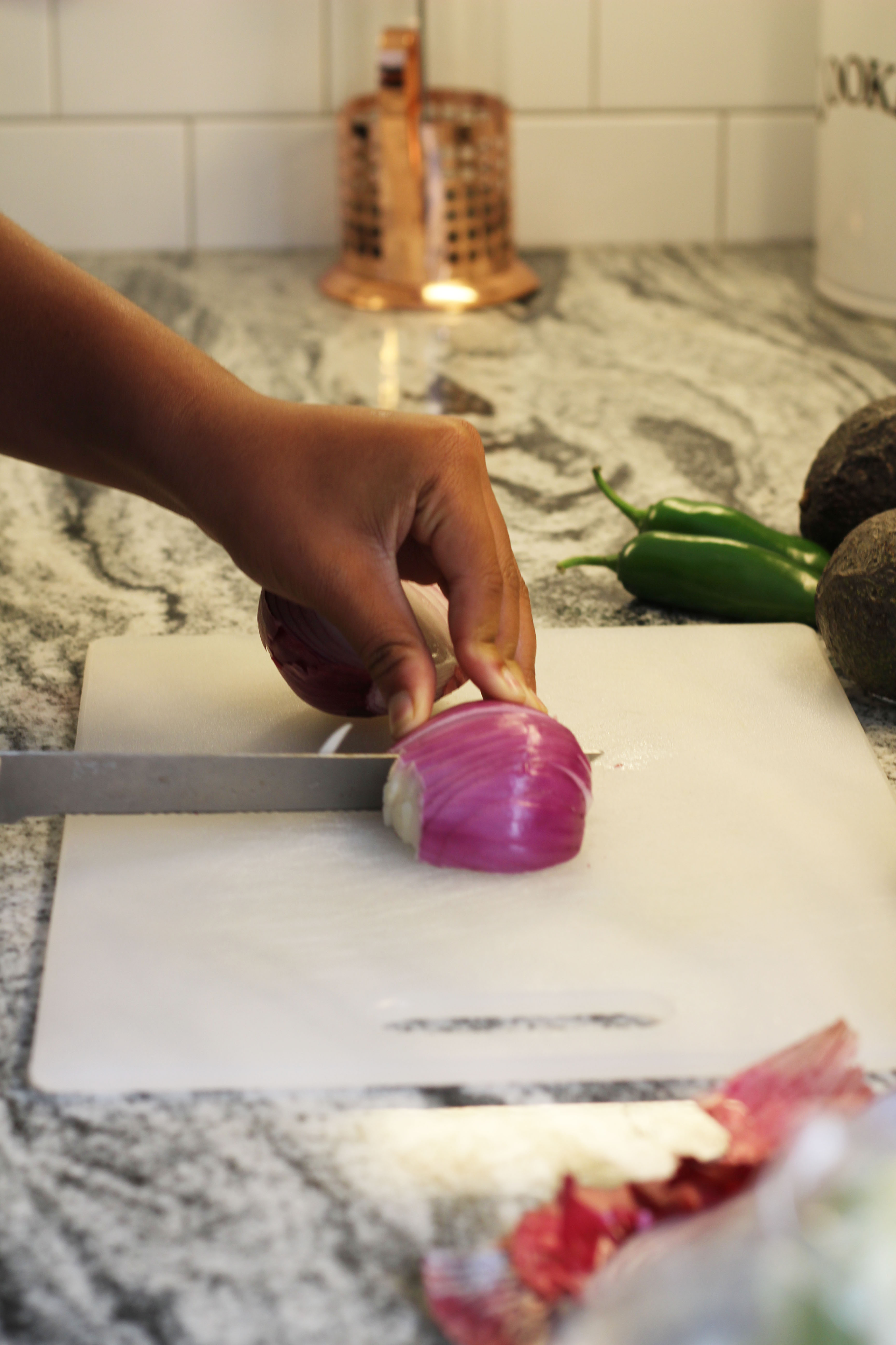 cutting-red-onion