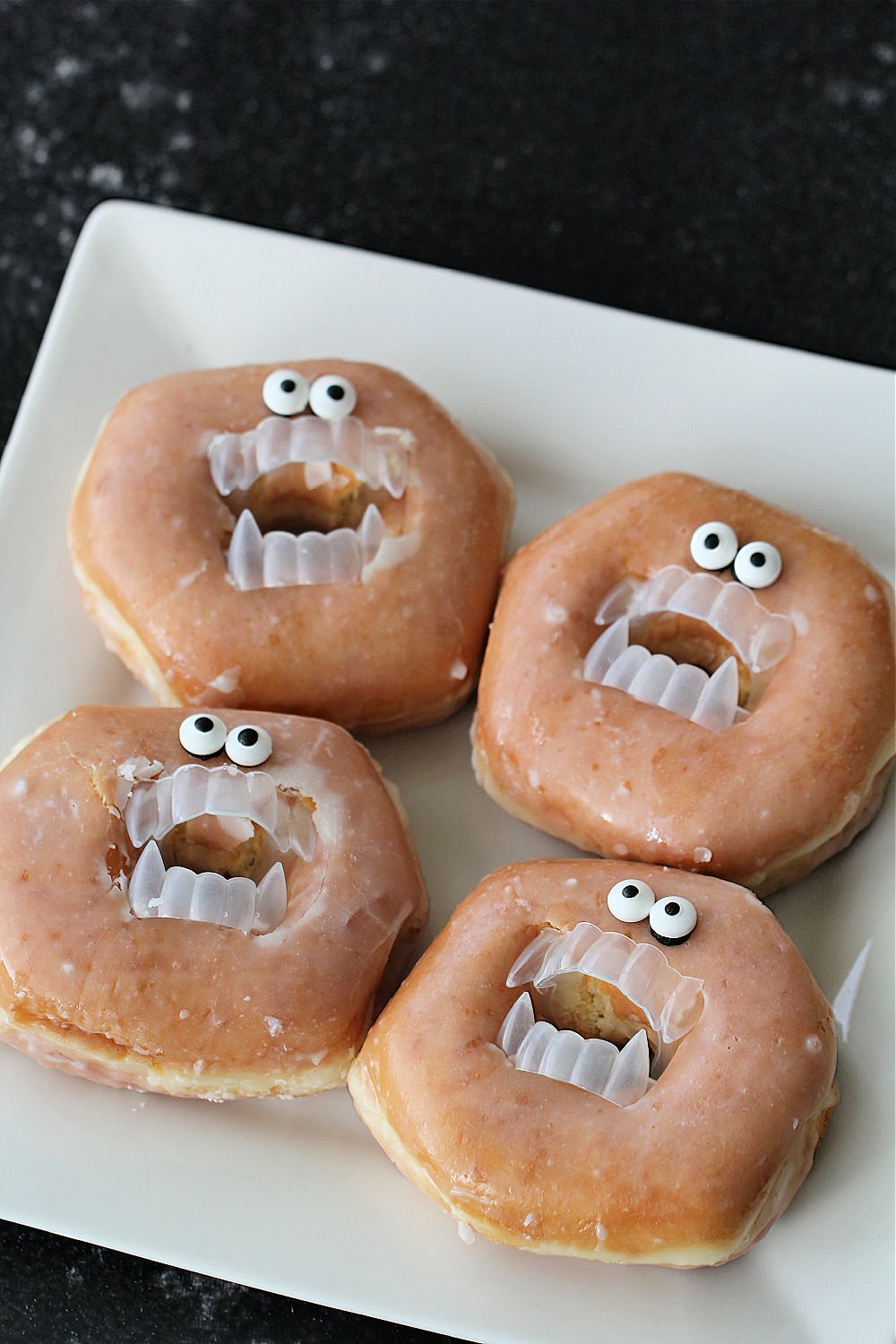 Vampire-Donuts-on-SixSistersStuff