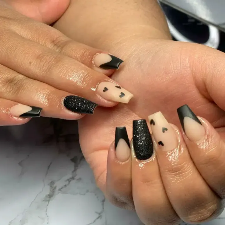 black-valentine-nail-ideas