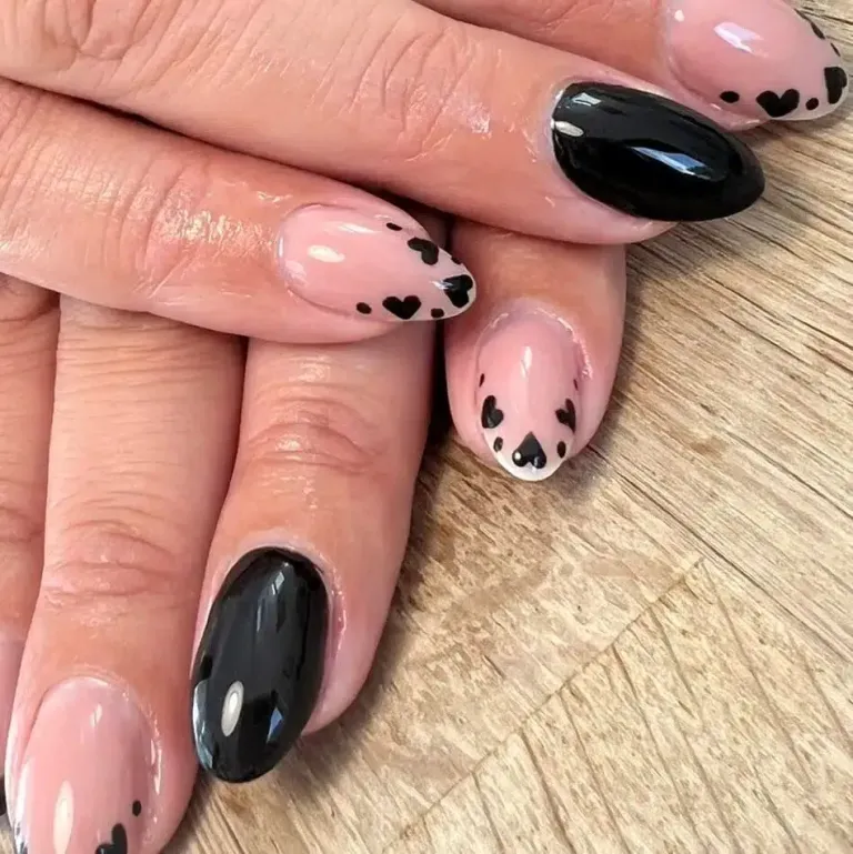 black-vday-nail-art