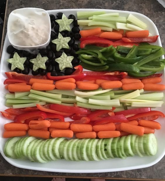 american-flag-veggie-tray