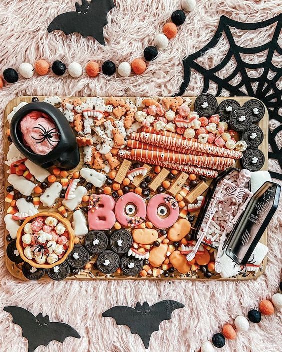 halloween-charcuterie-board