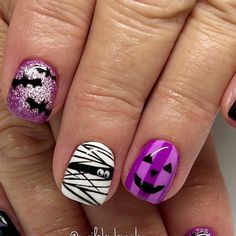 purple-Halloween-nail-designs