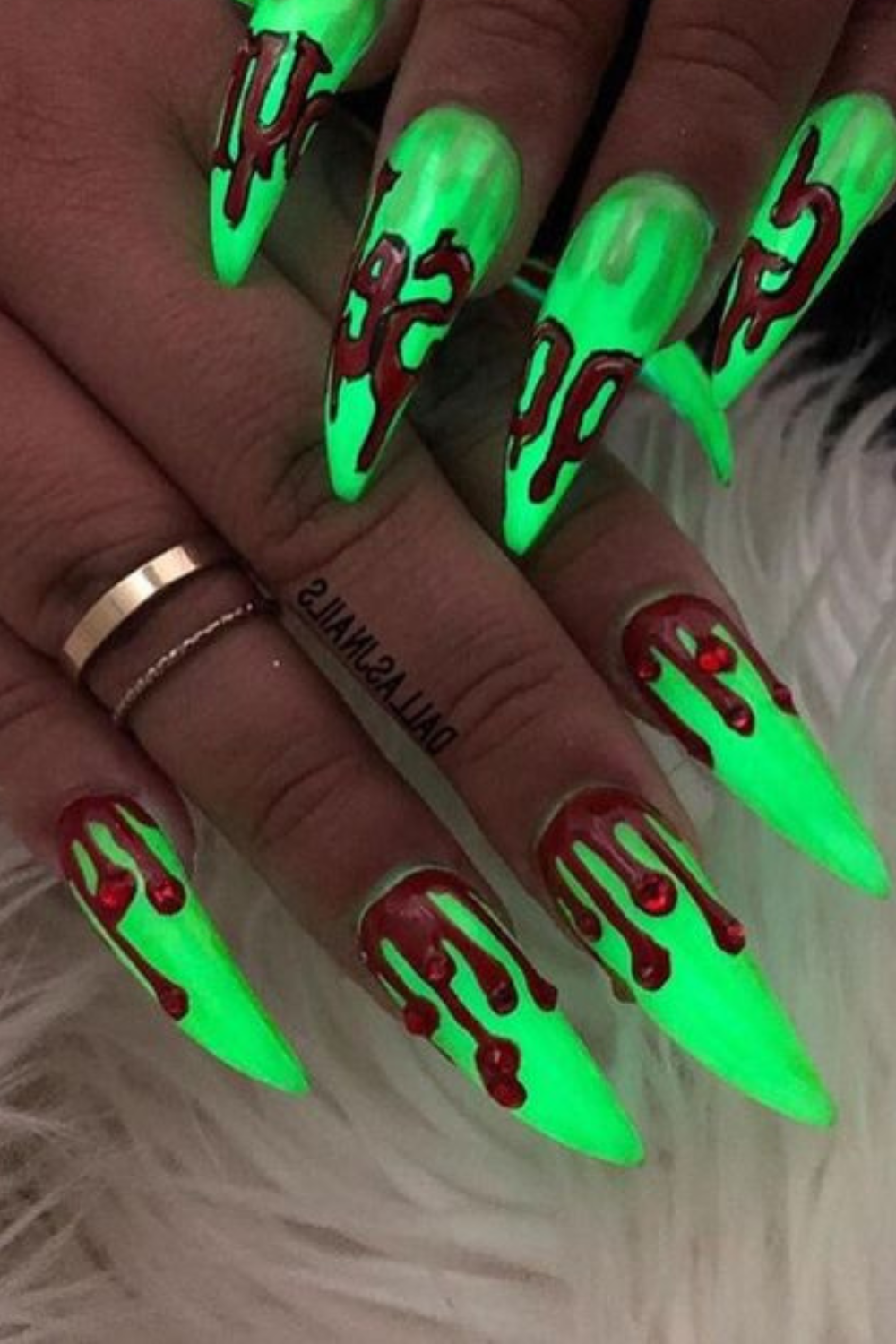 glow-in-the-dark-nails